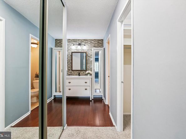 307 Yoakum Parkway 406, Alexandria VA 22304