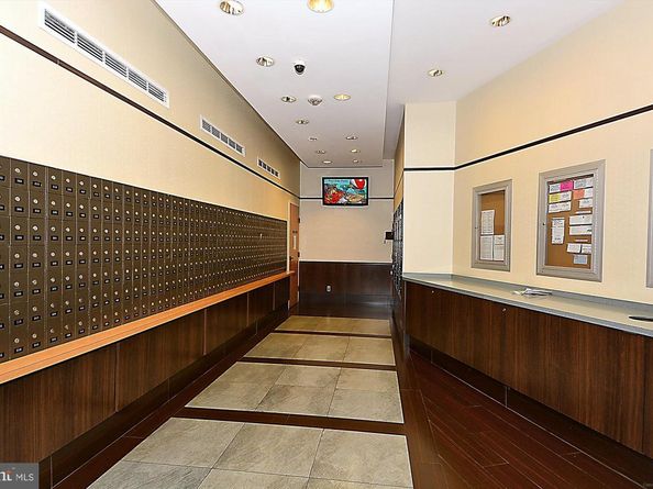 307 Yoakum Parkway 406, Alexandria VA 22304