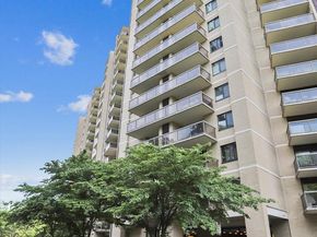 307 Yoakum Parkway 406, Alexandria VA 22304