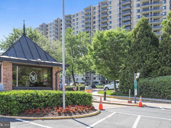307 Yoakum Parkway 406, Alexandria VA 22304