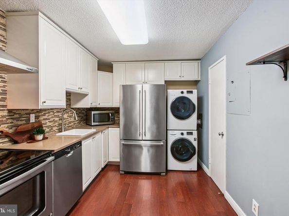 307 Yoakum Parkway 406, Alexandria VA 22304