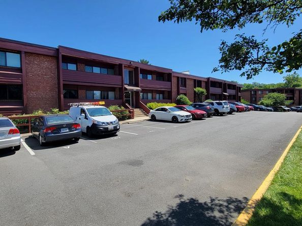 1501 S George Mason Drive S 23, Arlington VA 22204