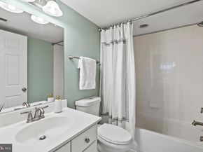 904 W Glebe Road, Alexandria VA 22305