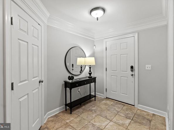 904 W Glebe Road, Alexandria VA 22305