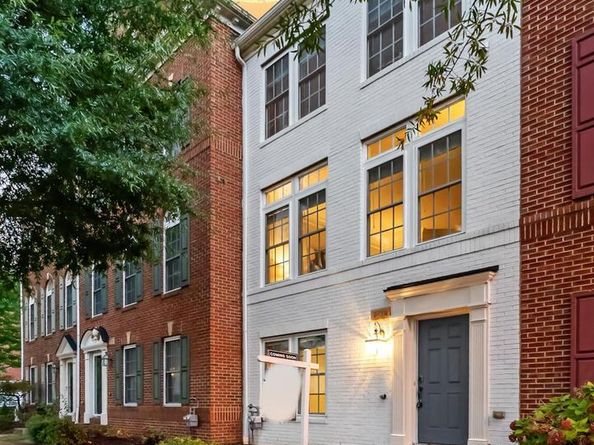 904 W Glebe Road, Alexandria VA 22305