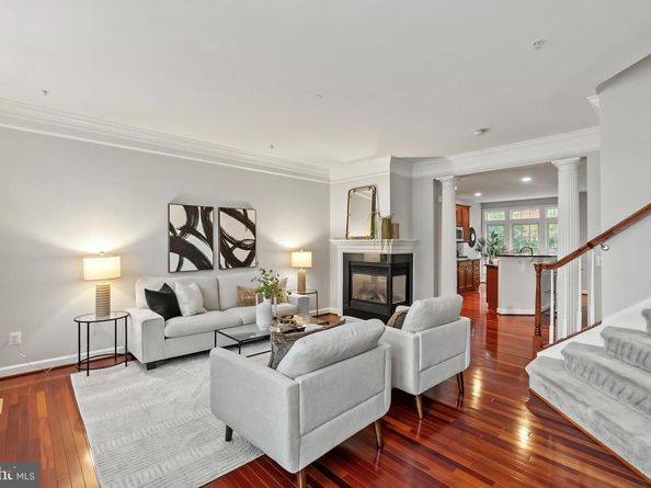904 W Glebe Road, Alexandria VA 22305