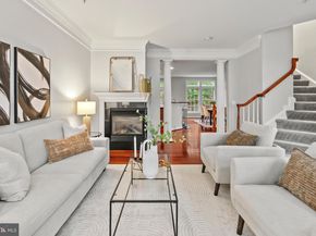 904 W Glebe Road, Alexandria VA 22305