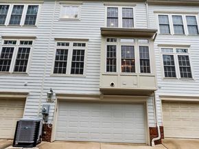 904 W Glebe Road, Alexandria VA 22305