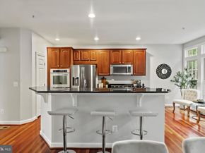904 W Glebe Road, Alexandria VA 22305