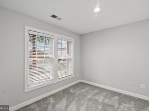904 W Glebe Road, Alexandria VA 22305