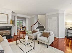 904 W Glebe Road, Alexandria VA 22305