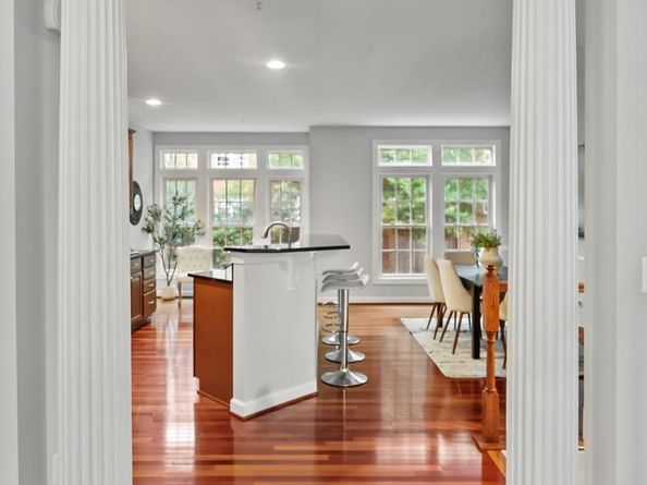 904 W Glebe Road, Alexandria VA 22305