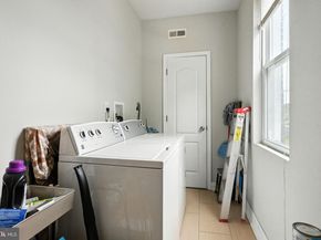 4079 Ford Road, Philadelphia PA 19131