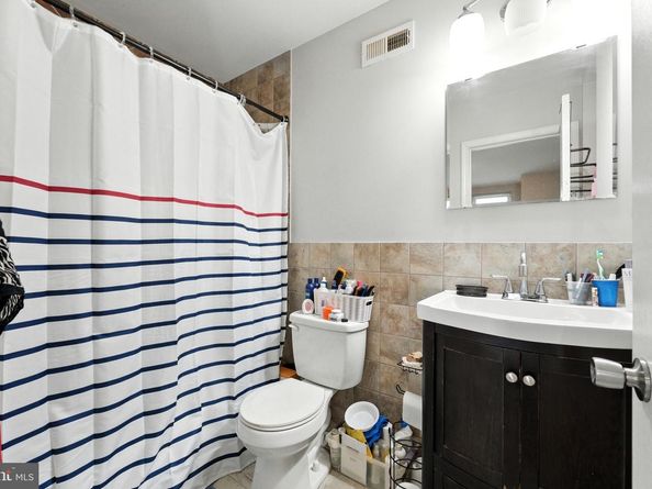 4079 Ford Road, Philadelphia PA 19131