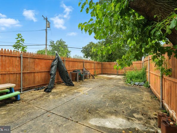 4079 Ford Road, Philadelphia PA 19131
