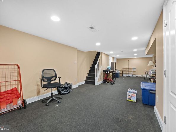 4079 Ford Road, Philadelphia PA 19131