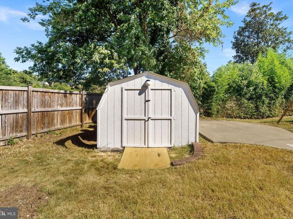 5931 1st Street S, Arlington VA 22204
