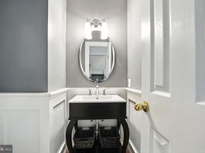 201 Prescott Circle SE, Vienna VA 22180