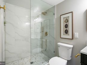 2108 Dinwiddie Street S, Arlington VA 22206