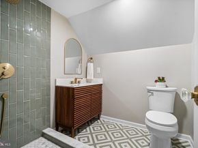 2108 Dinwiddie Street S, Arlington VA 22206