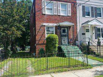 1130 46TH Place SE