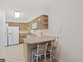 1805 Crystal Drive 318S, Arlington VA 22202