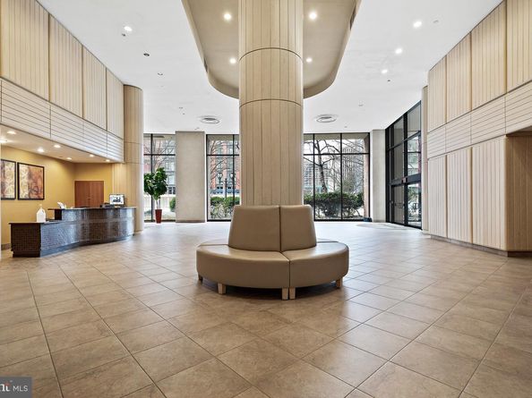 1805 Crystal Drive 318S, Arlington VA 22202