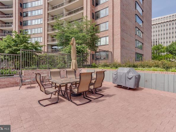 1805 Crystal Drive 318S, Arlington VA 22202