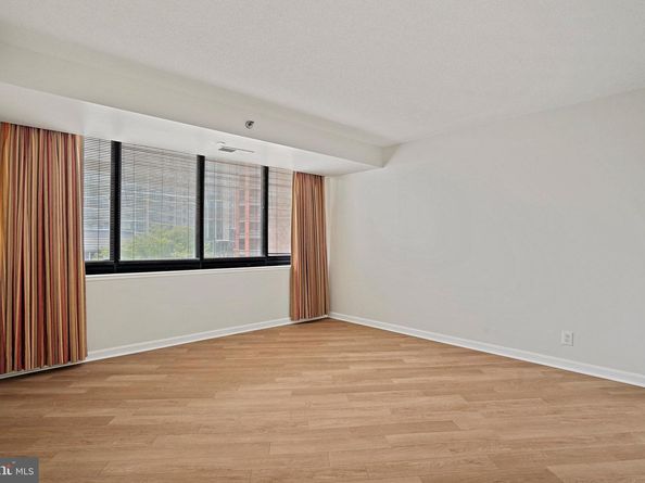 1805 Crystal Drive 318S, Arlington VA 22202