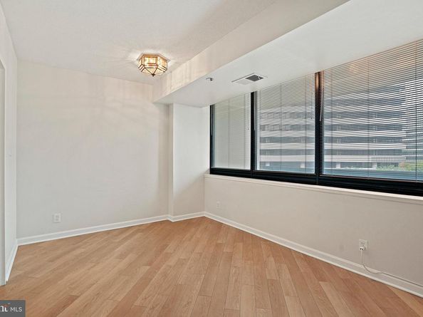 1805 Crystal Drive 318S, Arlington VA 22202