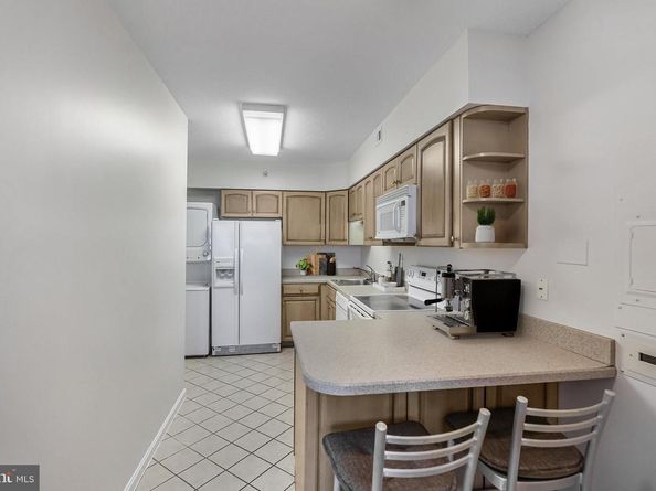 1805 Crystal Drive 318S, Arlington VA 22202