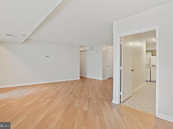 1805 Crystal Drive 318S, Arlington VA 22202