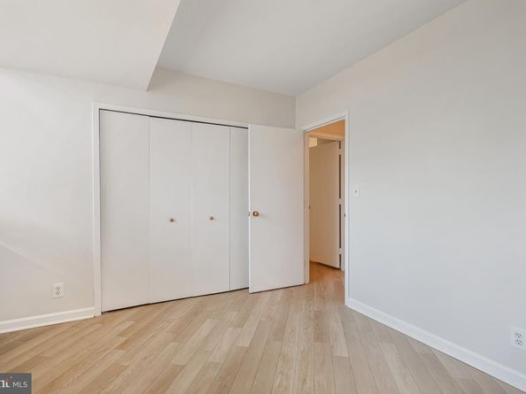 1805 Crystal Drive 318S, Arlington VA 22202