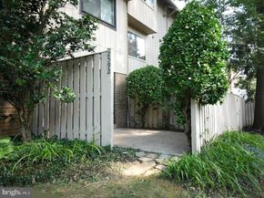 2592 Glengyle Drive 116, Vienna VA 22181