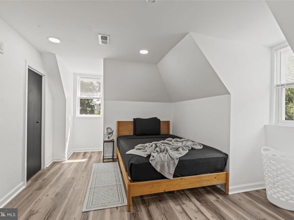 5320 Wynnefield Avenue, Philadelphia PA 19131