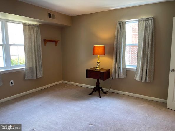 804 South Avenue D7, Secane PA 19018