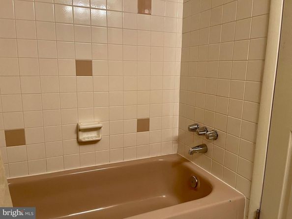 804 South Avenue D7, Secane PA 19018