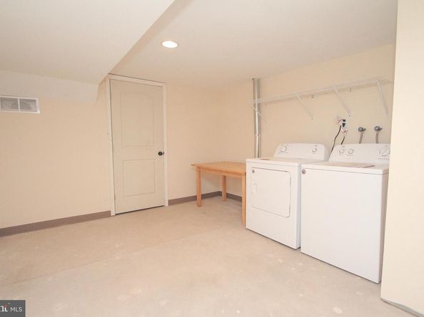 1823 N 19TH Street, Philadelphia PA 19121