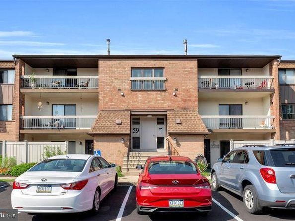 59102 Delaire Landing Road 102, Philadelphia PA 19114
