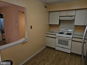 59102 Delaire Landing Road 102, Philadelphia PA 19114