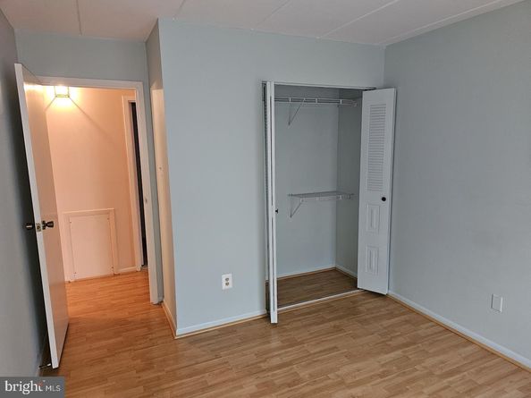 59102 Delaire Landing Road 102, Philadelphia PA 19114