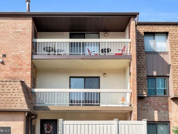 59102 Delaire Landing Road 102, Philadelphia PA 19114