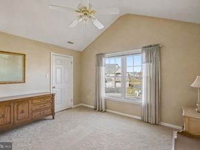 606 Julian Dr W, Warwick PA 18974