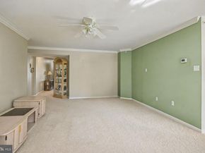 606 Julian Dr W, Warwick PA 18974