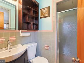 2421 Vista Street, Philadelphia PA 19152