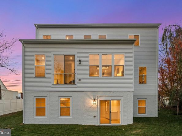 7505 Magarity Road, Falls Church VA 22043