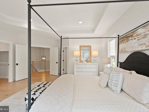 102 Moore Avenue SW, Vienna VA 22180