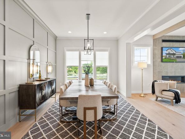 102 Moore Avenue SW, Vienna VA 22180