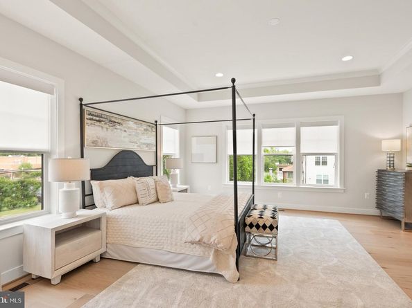 102 Moore Avenue SW, Vienna VA 22180