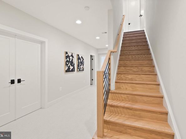 102 Moore Avenue SW, Vienna VA 22180